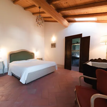 Corte Castello Konukevi