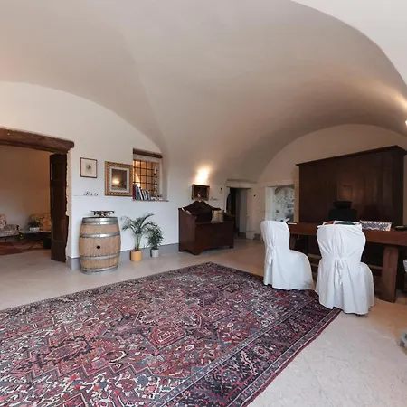 Konukevi Corte Castello 2*