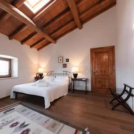 Corte Castello Konukevi Affi
