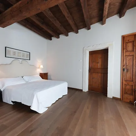 Konukevi Corte Castello 2*